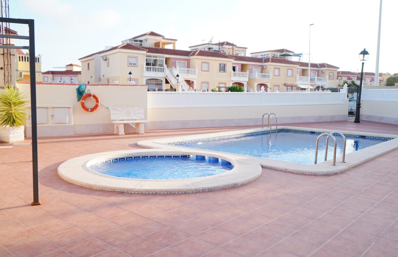 Location à long terme - Apartamento - Orihuela Costa - La Zenia