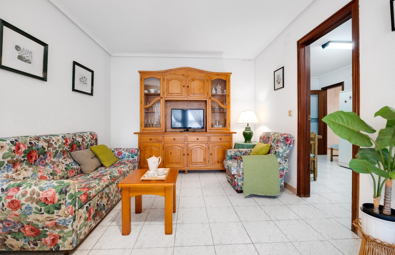 Resale - Apartamento - Torrevieja - Estacion de autobuses