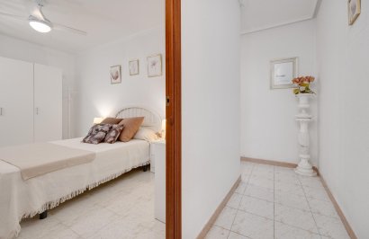 Resale - Apartamento - Torrevieja - Estacion de autobuses