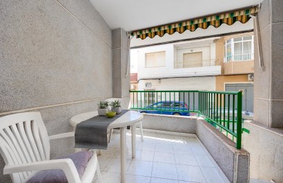 Resale - Apartamento - Torrevieja - Estacion de autobuses