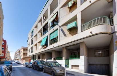 Resale - Apartamento - Torrevieja - Estacion de autobuses