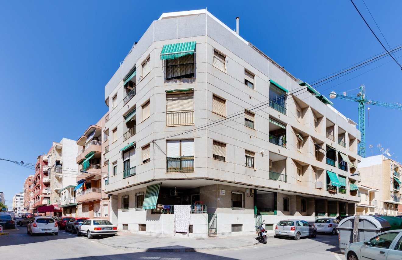 Resale - Apartamento - Torrevieja - Estacion de autobuses