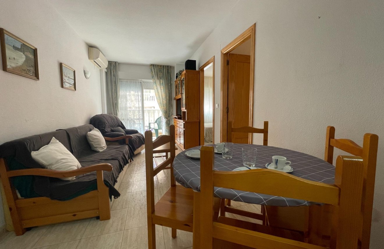 Resale - Apartamento - Torrevieja - Estacion de autobuses