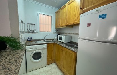 Resale - Apartamento - Torrevieja - Estacion de autobuses