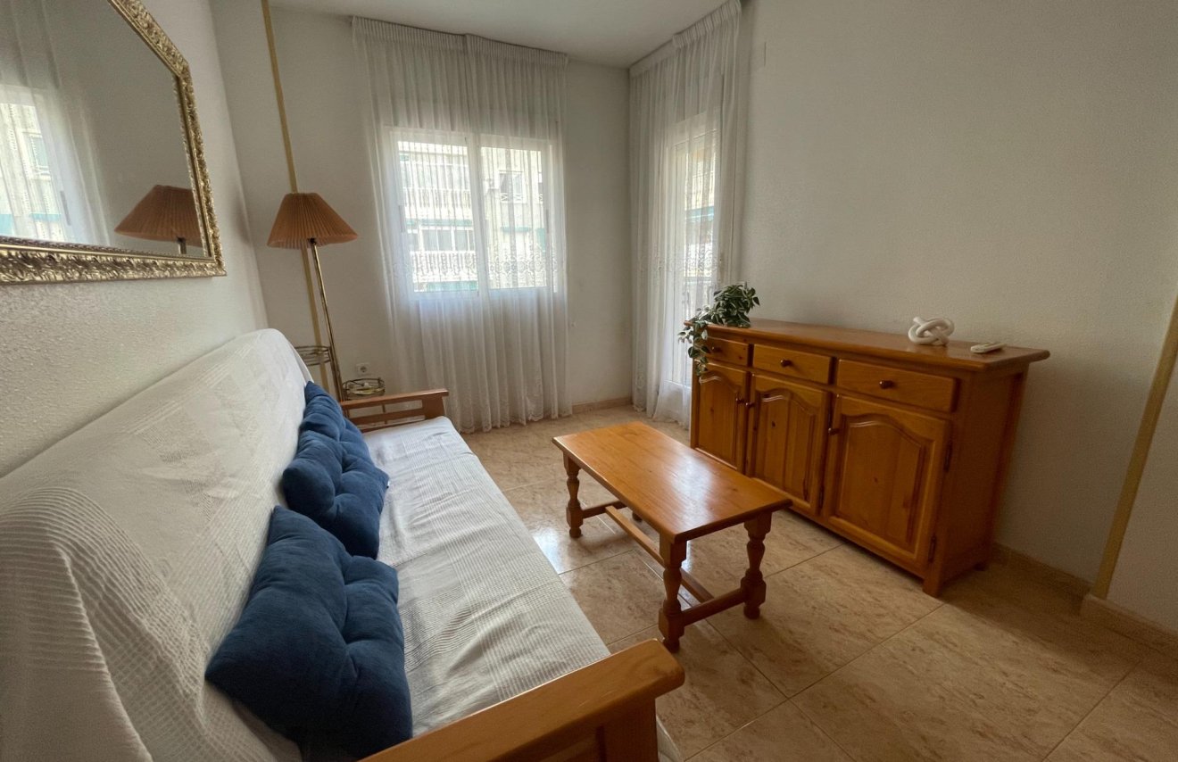 Resale - Apartamento - Torrevieja - Playa del Cura