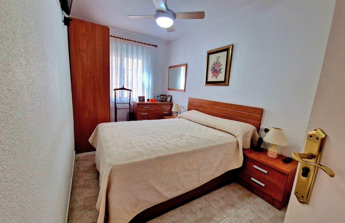 Resale - Apartamento - Torrevieja - Playa del Cura