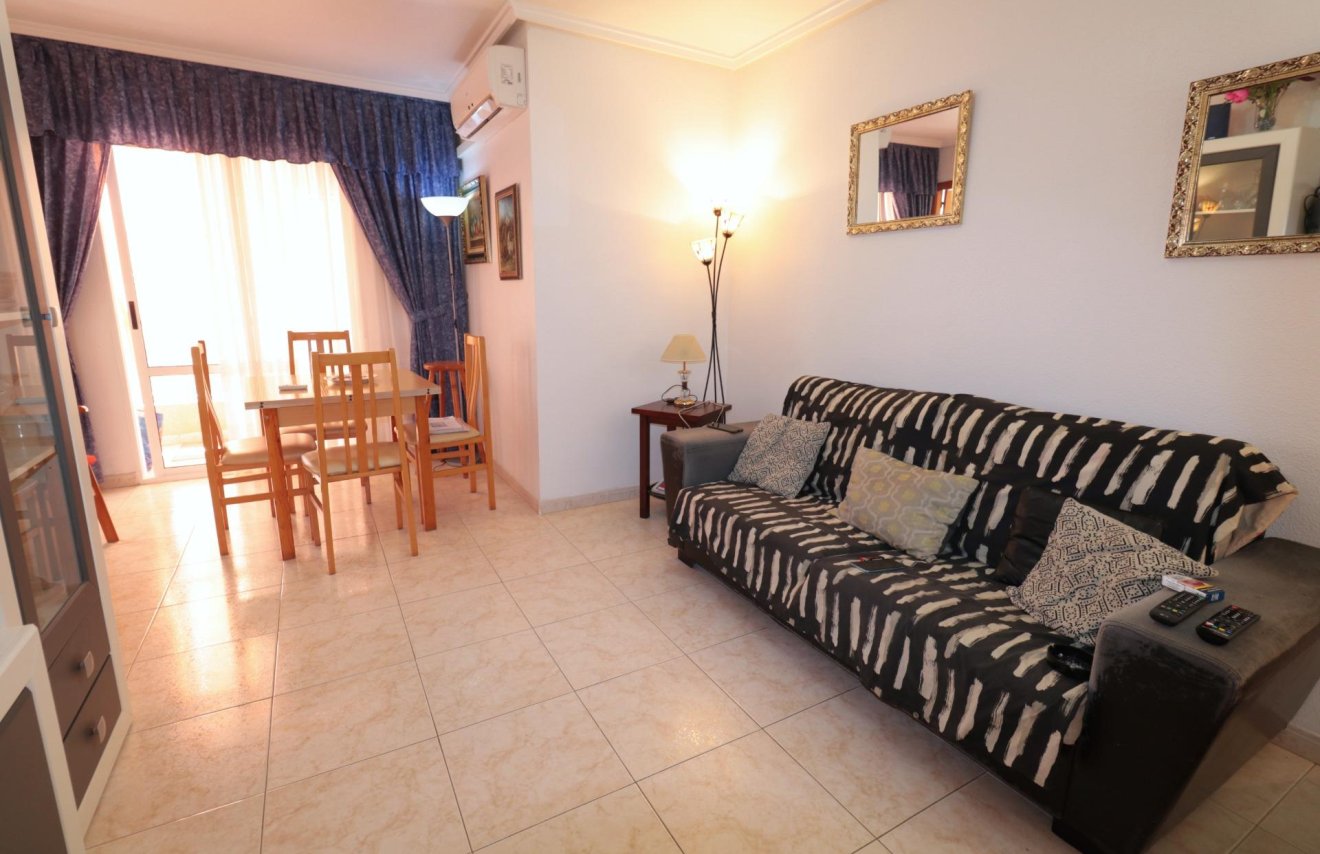 Resale - Apartamento - Torrevieja - Acequion