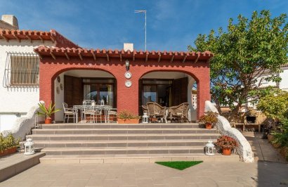 Resale - Chalet - Orihuela Costa - Punta Prima