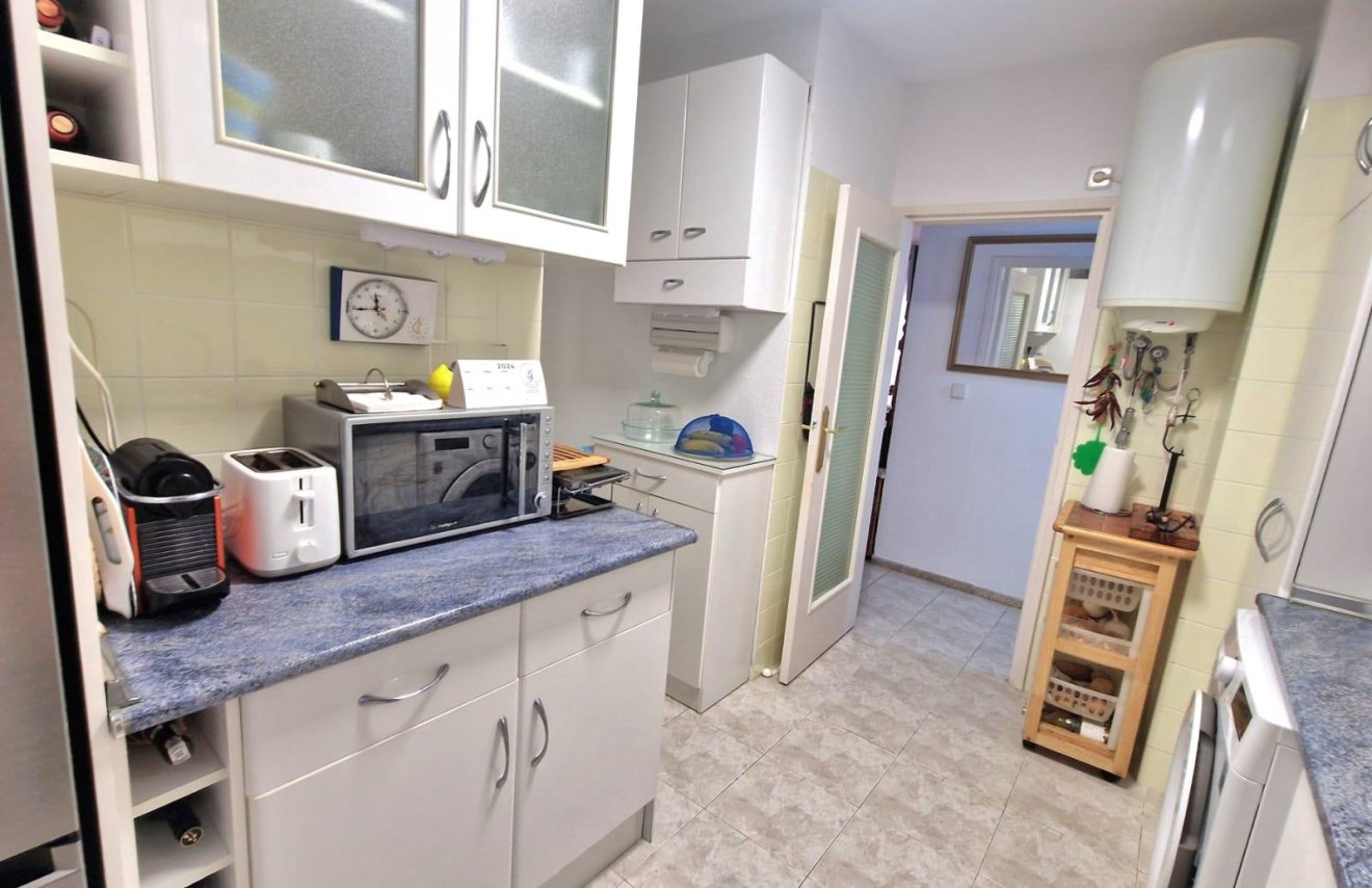 Resale - Apartamento - Torrevieja - Playa del Cura