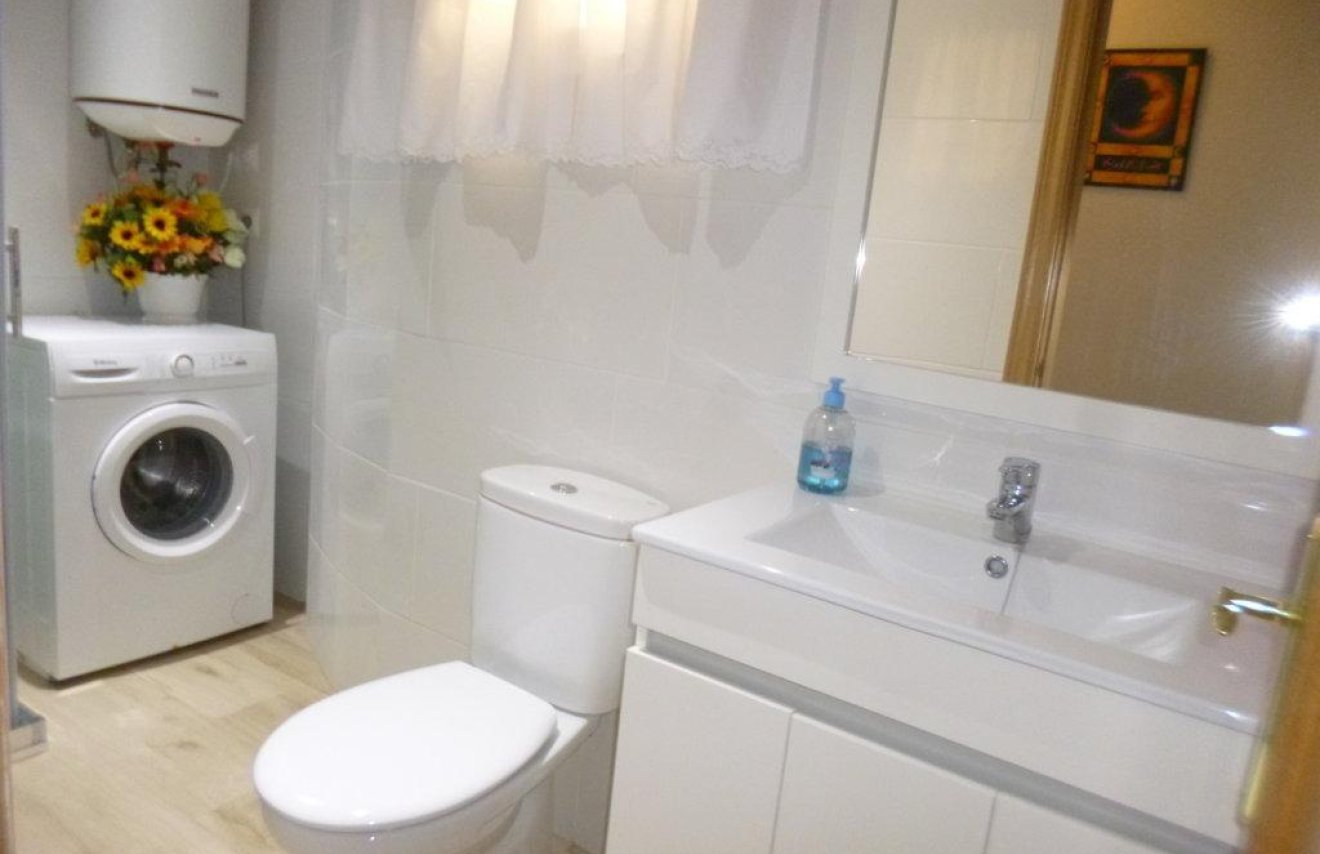 Resale - Apartamento - Torrevieja - Acequion