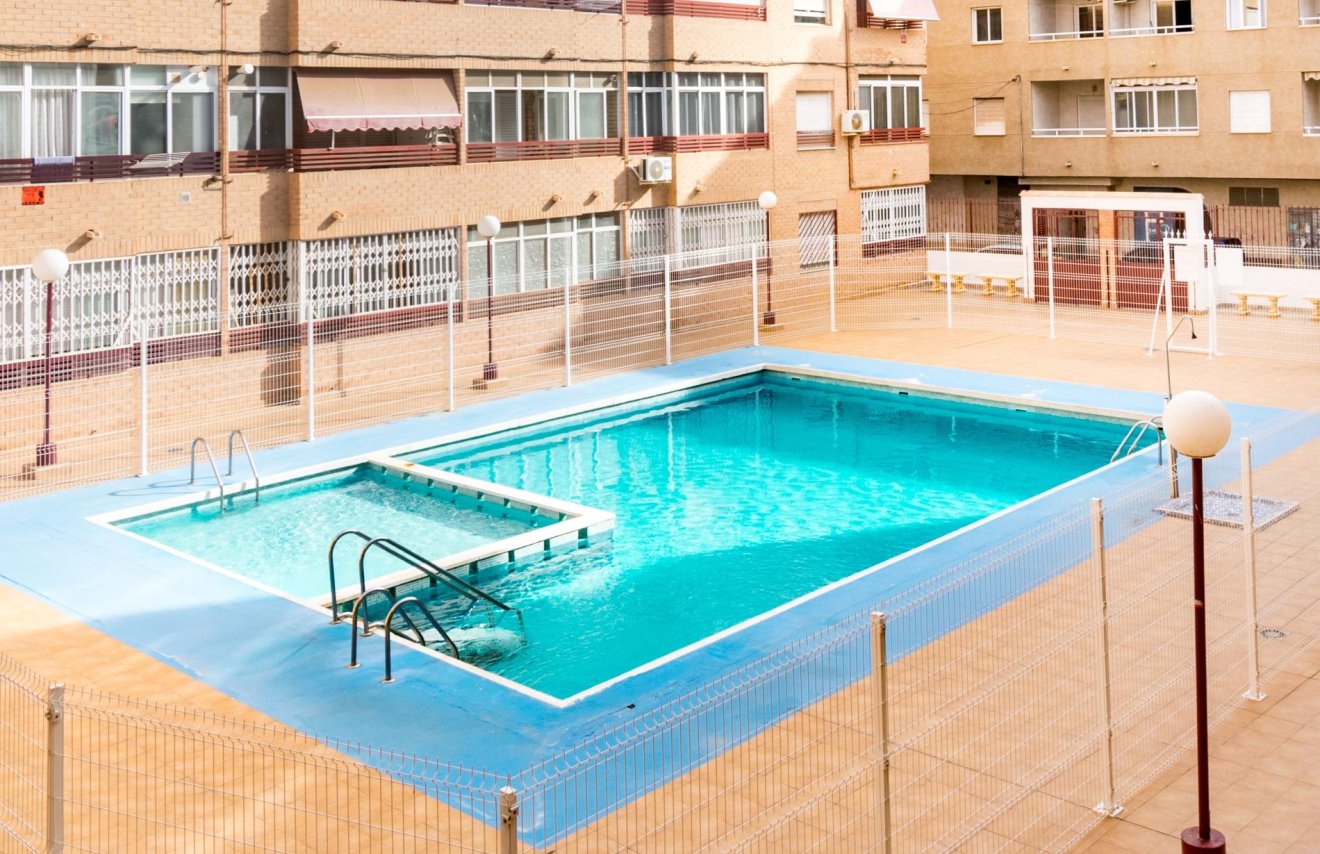 Revente - Apartamento - Torrevieja - El molino