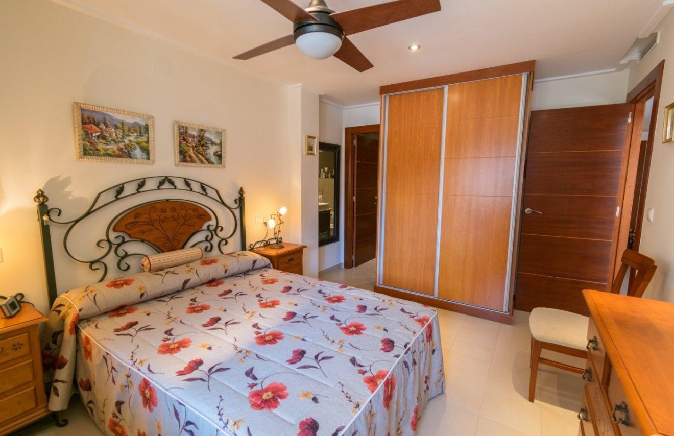 Resale - Apartamento - Torrevieja - Paseo maritimo