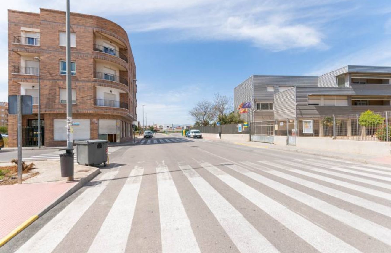 Revente - Local comercial - Almoradí - Estación bus