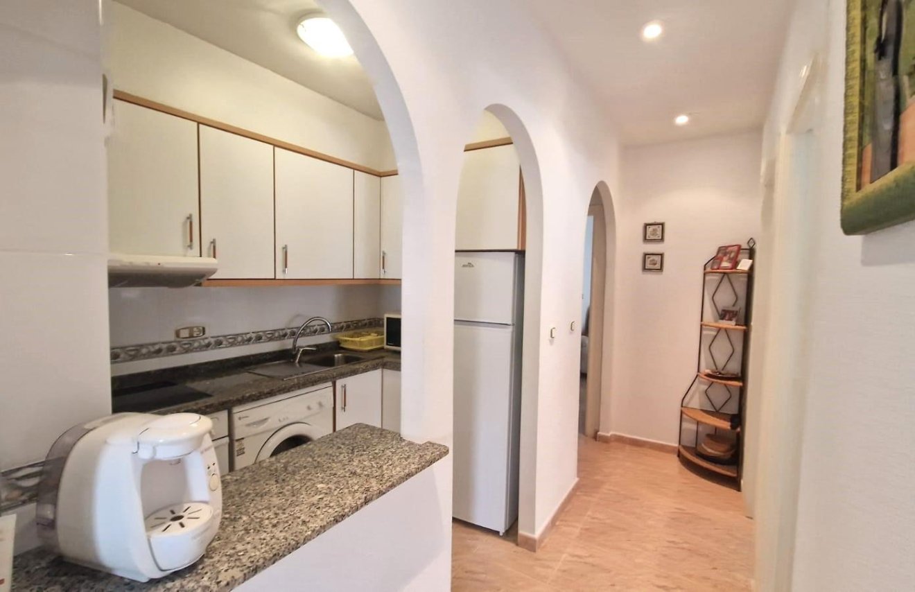 Resale - Apartamento - Torrevieja - Playa del Cura