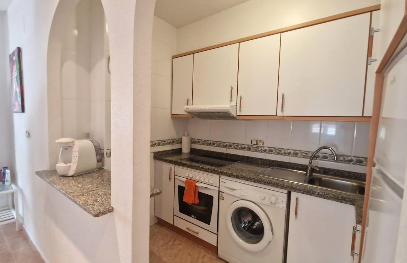 Resale - Apartamento - Torrevieja - Playa del Cura