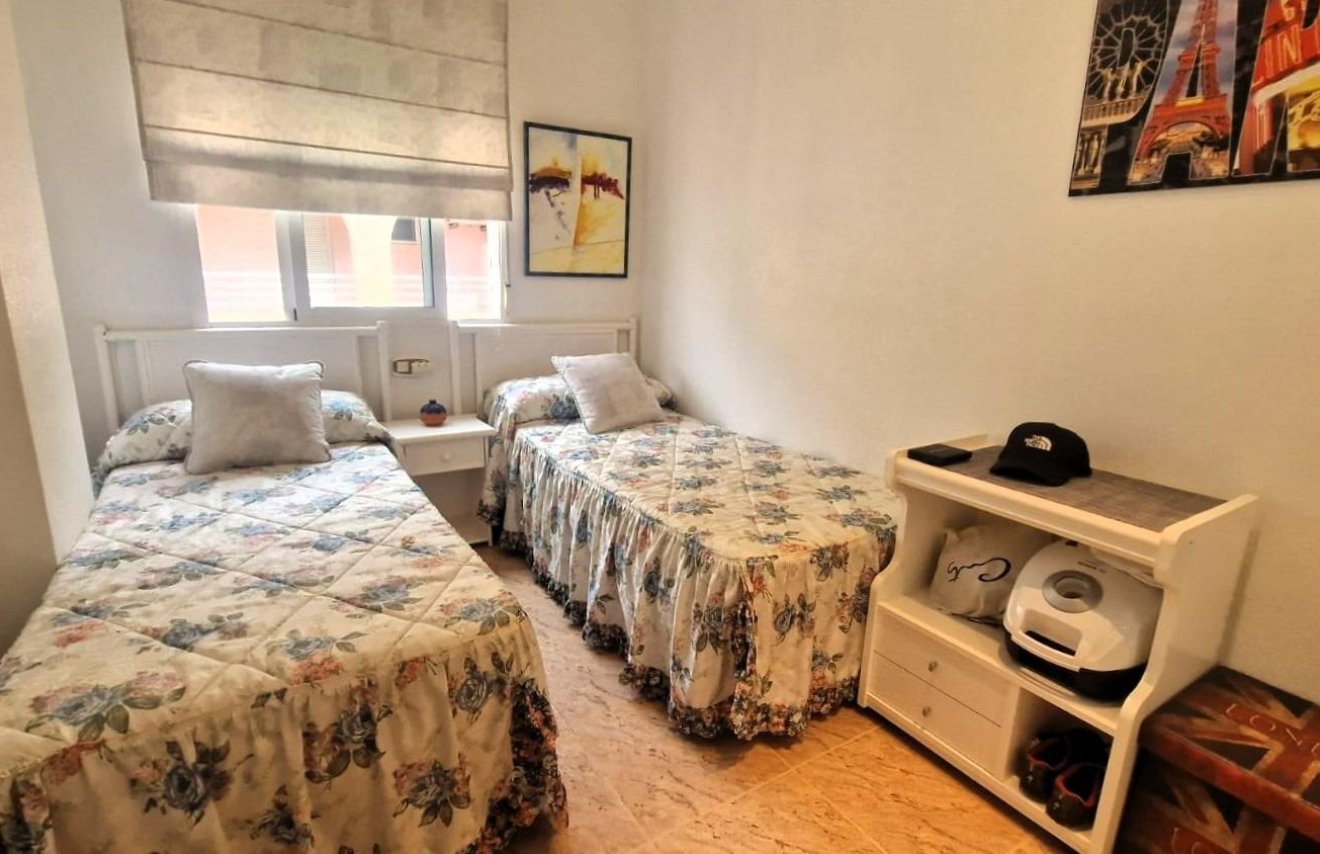 Resale - Apartamento - Torrevieja - Playa del Cura