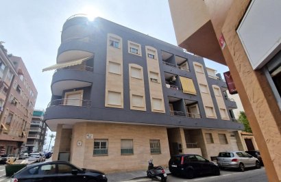 Resale - Apartamento - Torrevieja - Playa del Cura