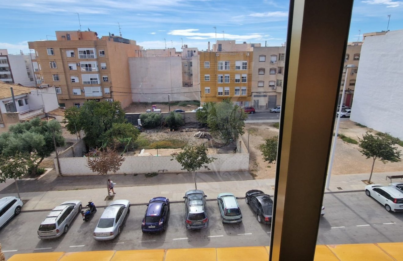 Resale - Apartamento - Torrellano - Centro