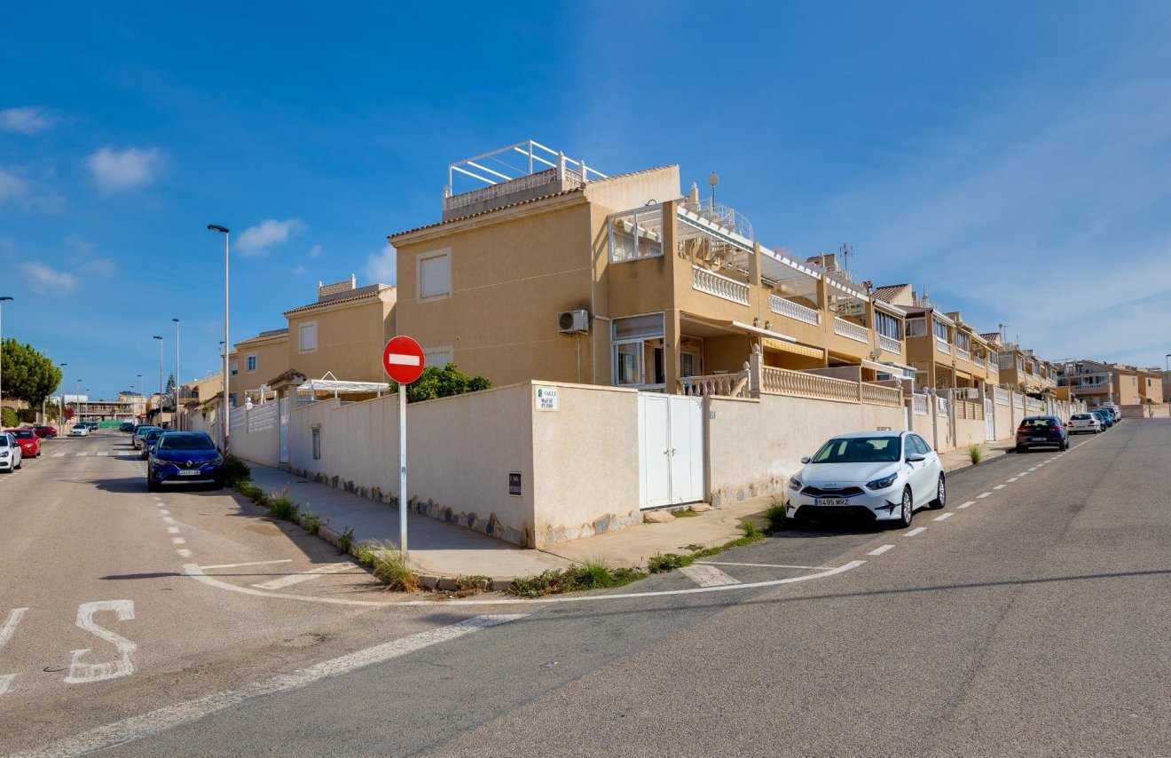 Resale - Bungalow Planta Baja - Torrevieja - Aguas nuevas 2