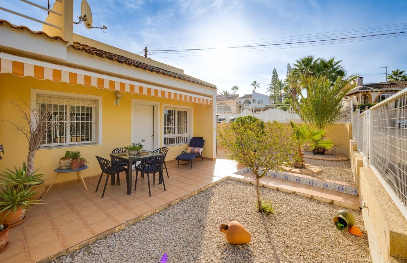 Resale - Bungalow - Ciudad quesada - Pueblo lucero