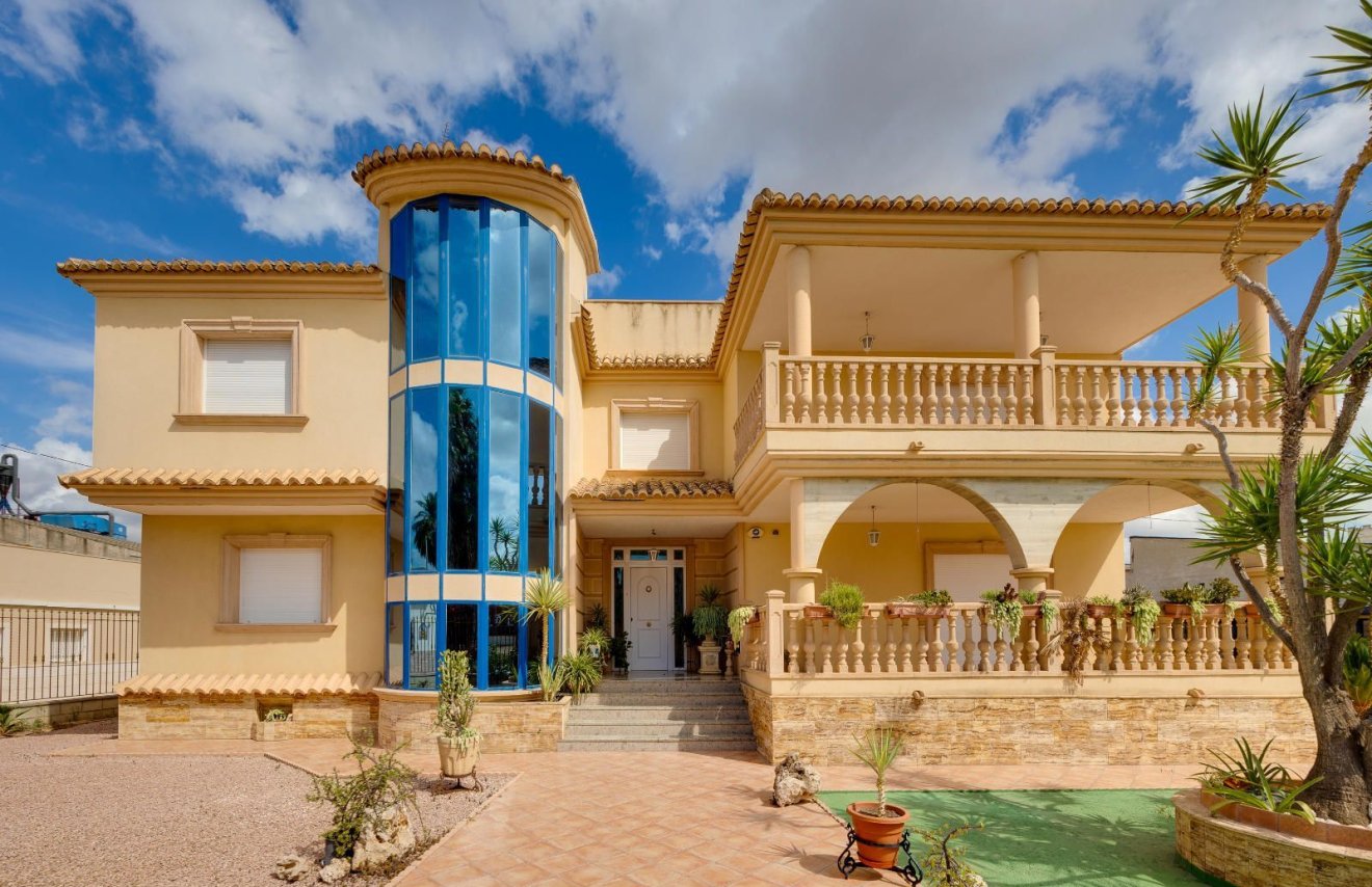 Reventa - Villa de Lujo - Orihuela - Desamparados-Hurchillo-Torremendo