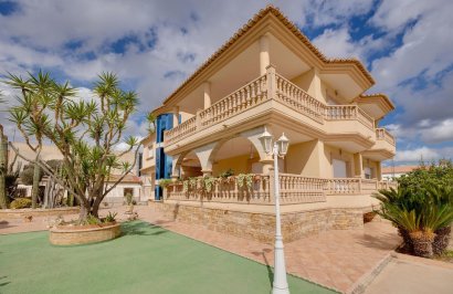 Reventa - Villa de Lujo - Orihuela - Desamparados-Hurchillo-Torremendo