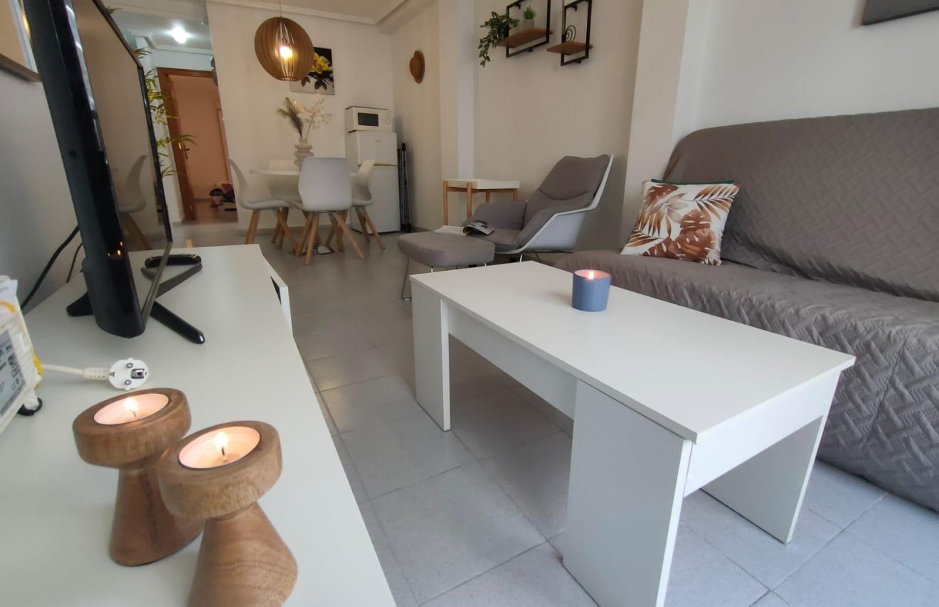 Resale - Apartamento - Torrevieja - Playa del Cura