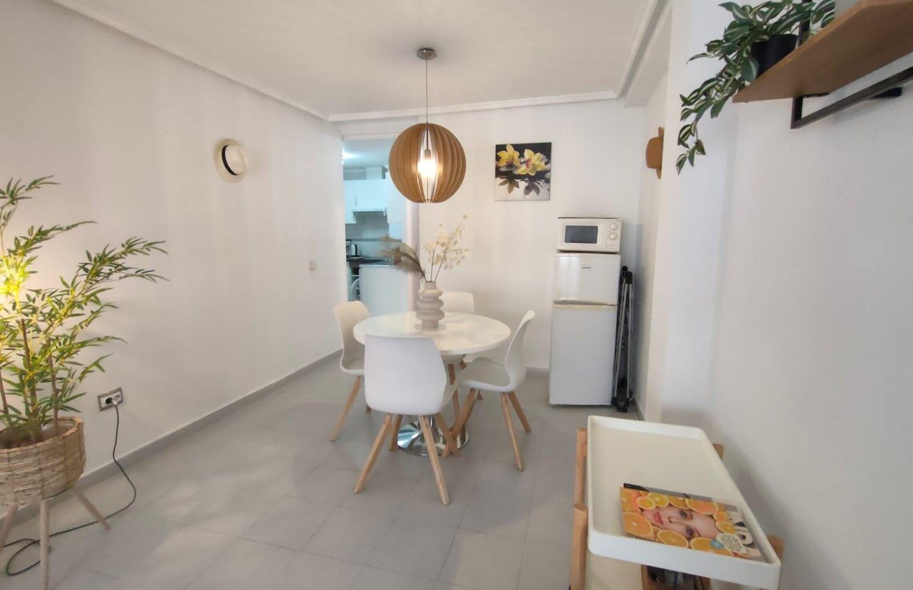 Resale - Apartamento - Torrevieja - Playa del Cura