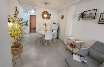 Resale - Apartamento - Torrevieja - Playa del Cura