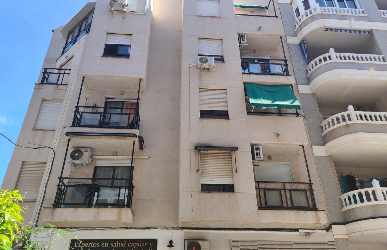 Resale - Apartamento - Torrevieja - Playa del Cura