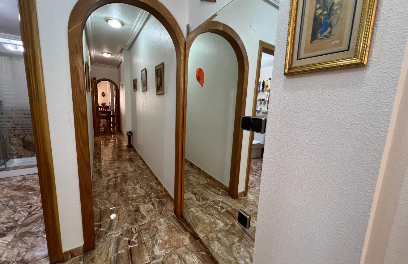 Resale - Apartamento - Torrevieja - Playa del Cura