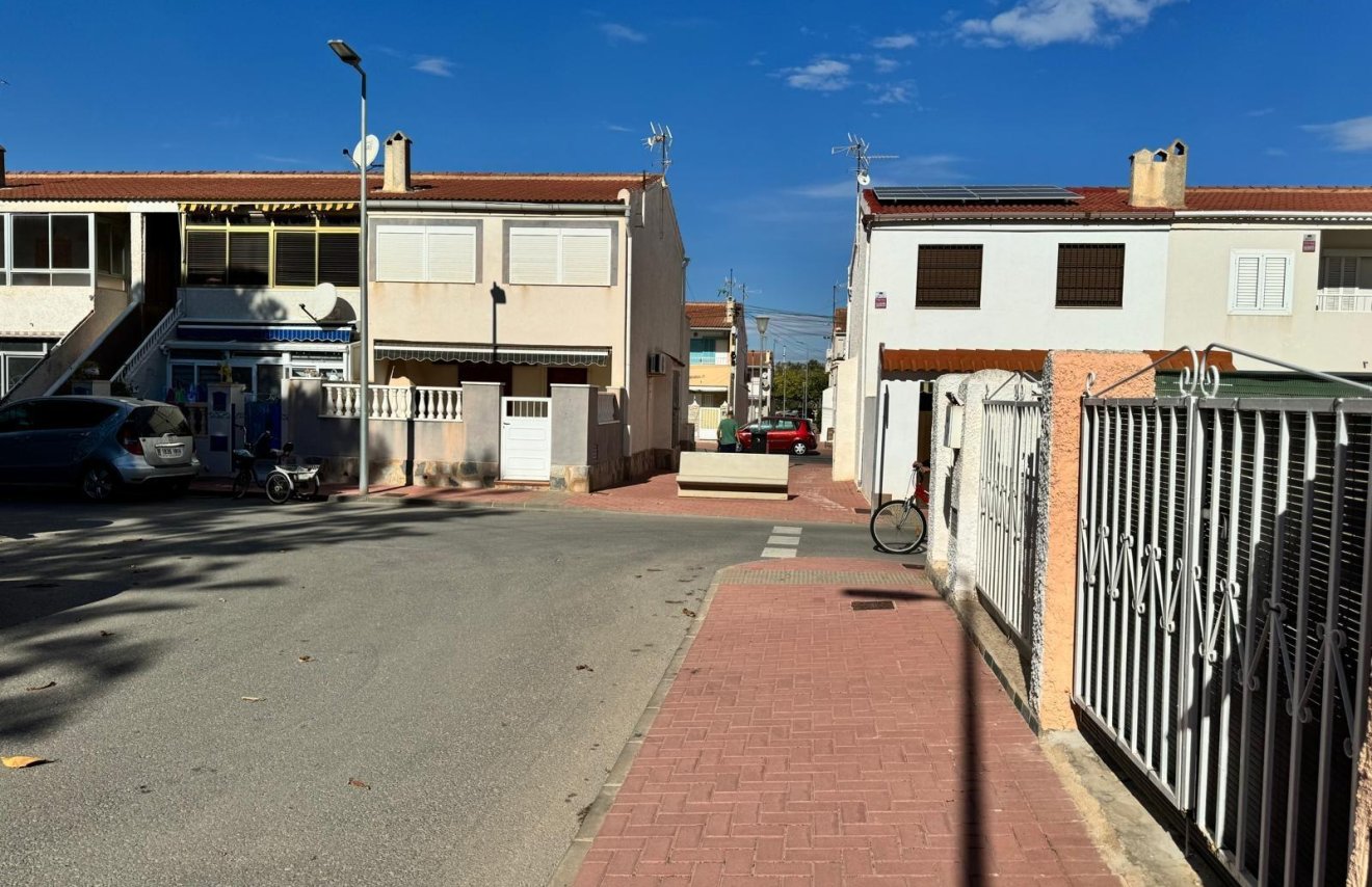 Resale - Casa Tipo Dúplex - Torrevieja - Playa de los Naufragos