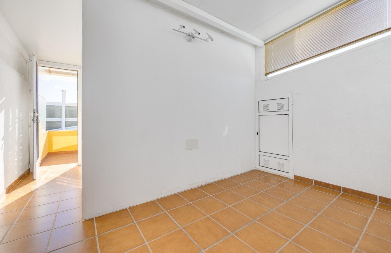 Resale - Townhouse - Torrevieja - Aguas nuevas 2