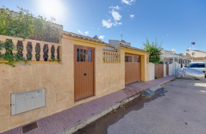 Resale - Townhouse - Torrevieja - Aguas nuevas 2