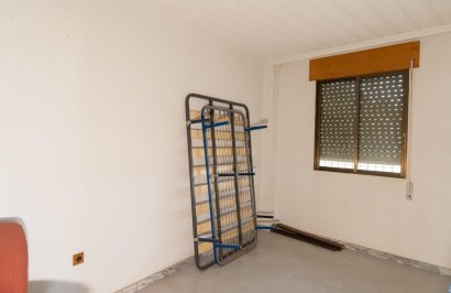 Resale - Casa con terreno - Orihuela - Arneva