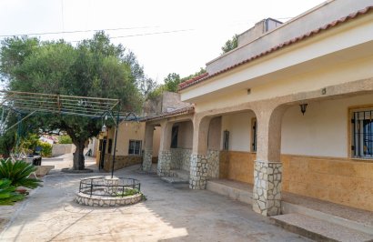 Resale - Casa con terreno - Orihuela - Arneva