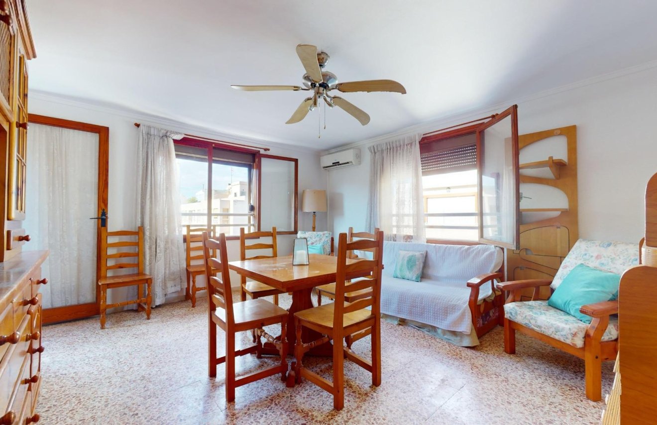 Resale - Apartamento - Torrevieja - Acequion