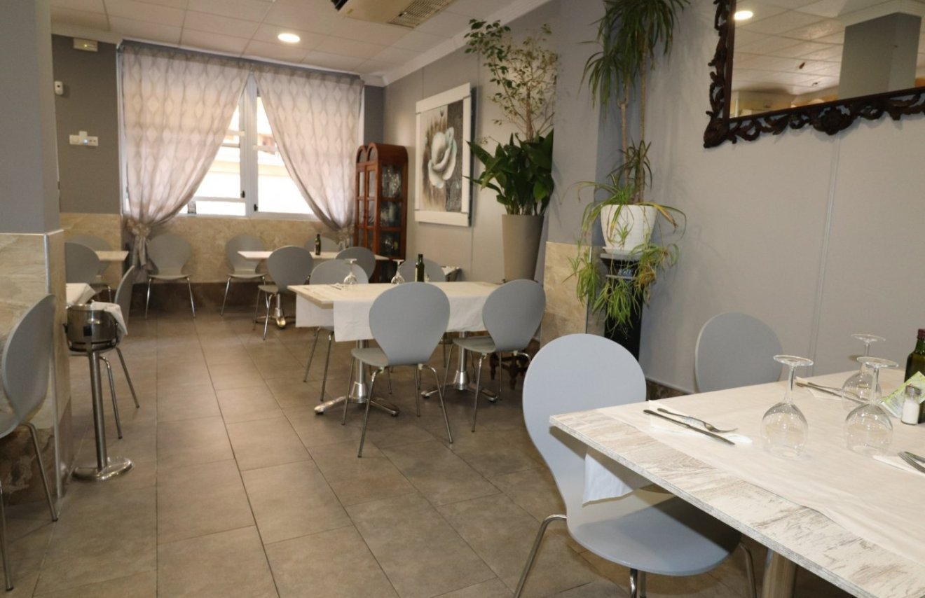 Reventa - Local comercial - Torrevieja - Playa del Cura