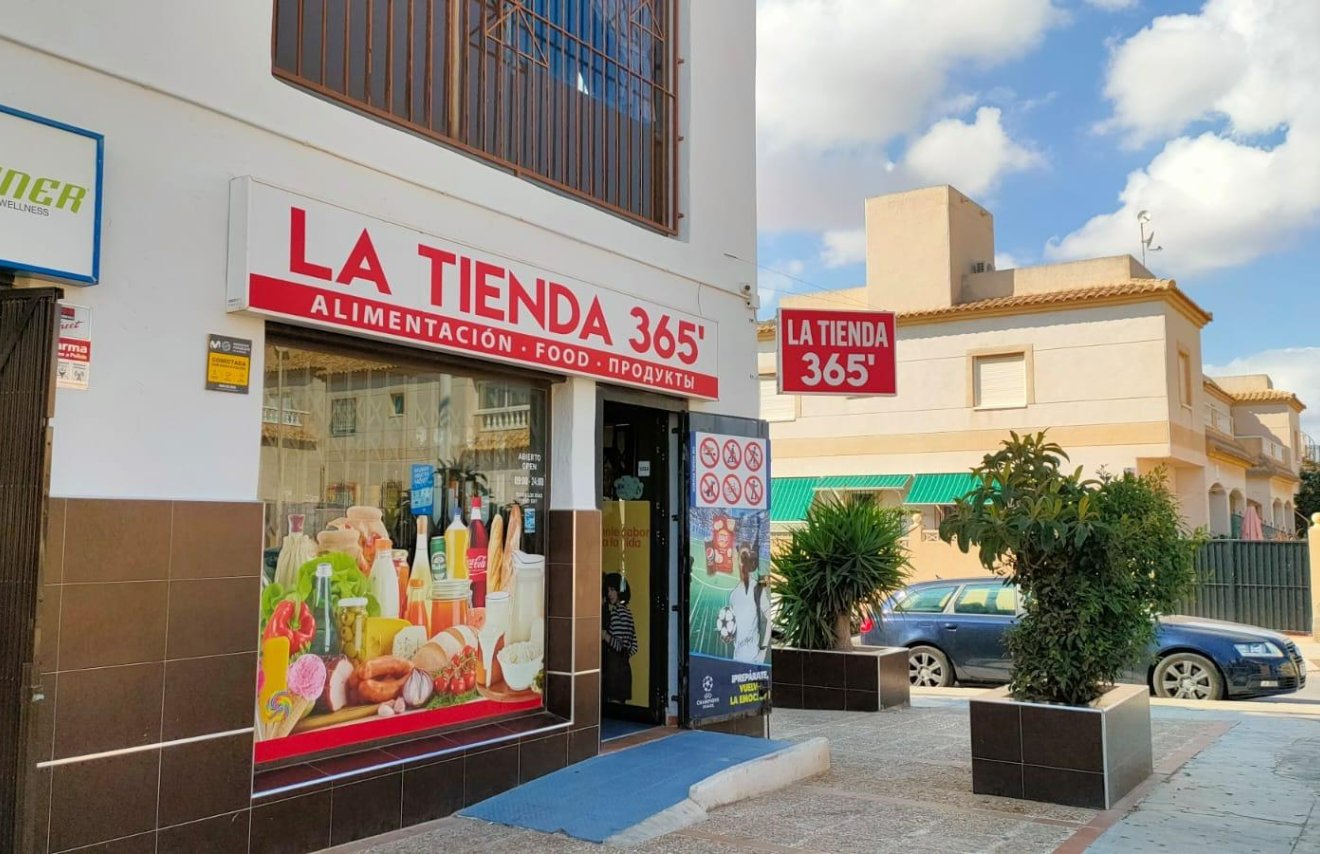 Resale - Local comercial - Torrevieja - Aguas nuevas 1