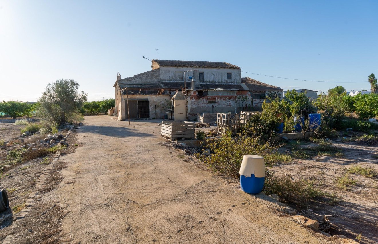 Resale - Casa con terreno - Orihuela - Molins-Campaneta-San Bartolomé