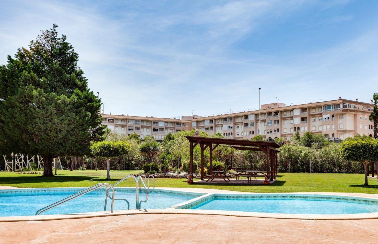 Reventa - Bungalow Planta Alta - Torrevieja - Centro