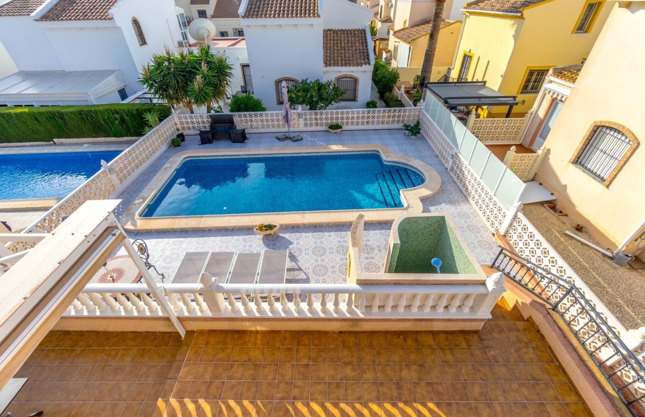 Resale - Chalet - Orihuela Costa - Playa Flamenca