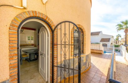 Resale - Chalet - Orihuela Costa - Playa Flamenca