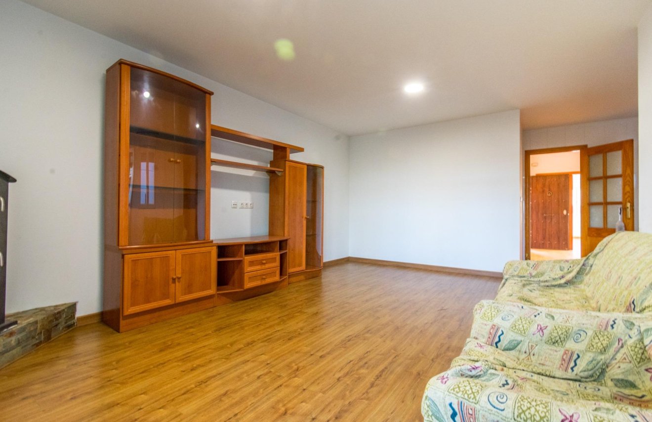 Reventa - Chalet - San Isidro - CENTRO