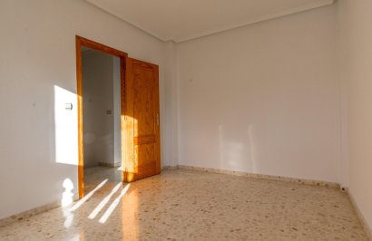 Reventa - Chalet - San Isidro - CENTRO