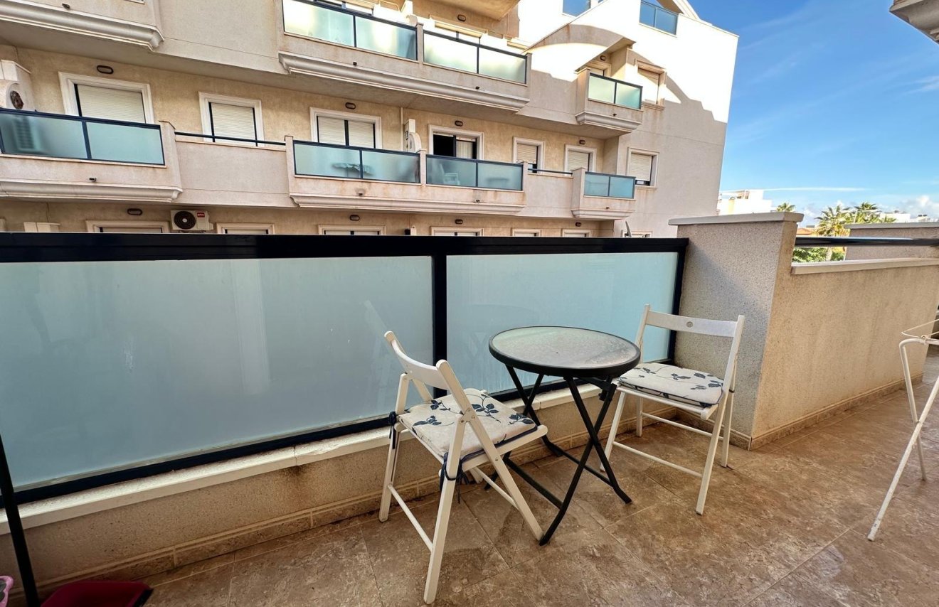 Resale - Apartamento - Orihuela Costa - Campoamor