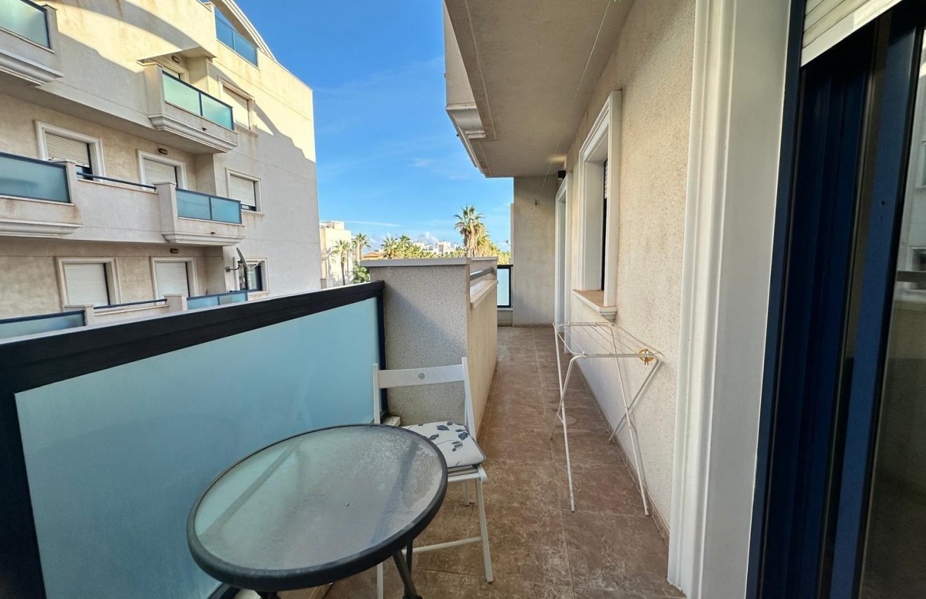 Resale - Apartamento - Orihuela Costa - Campoamor