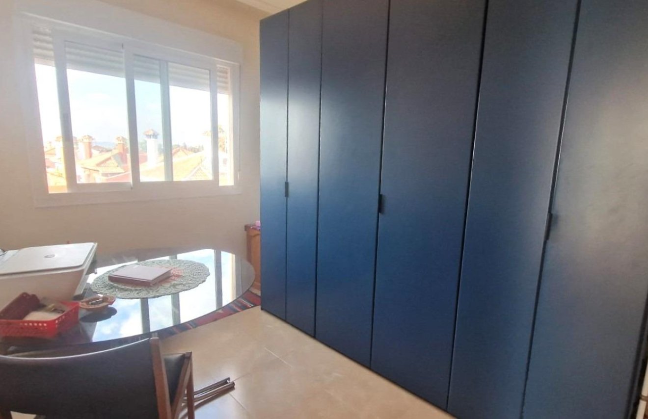 Resale - Casa Tipo Dúplex - Los Montesinos - La herrada