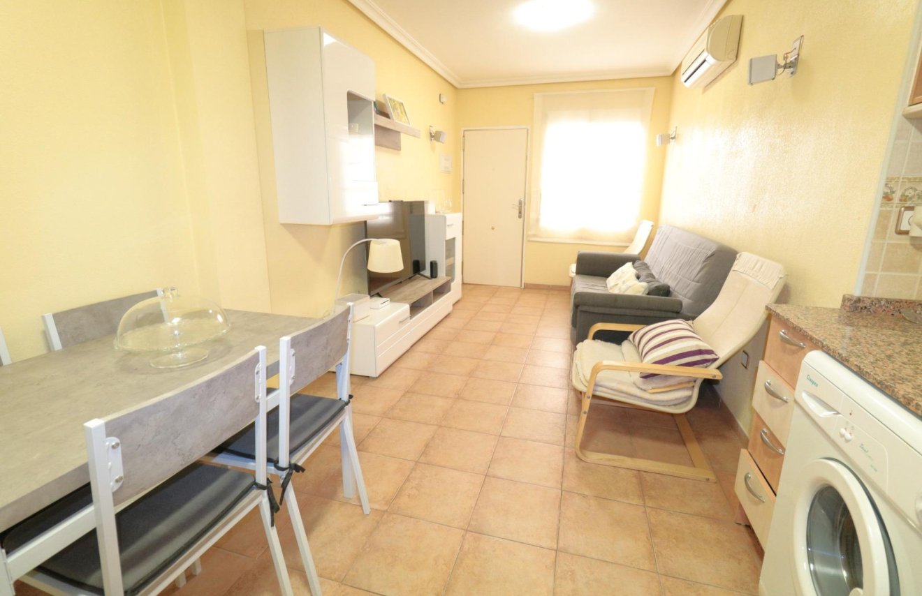 Resale - Apartamento - Torrevieja - Acequion