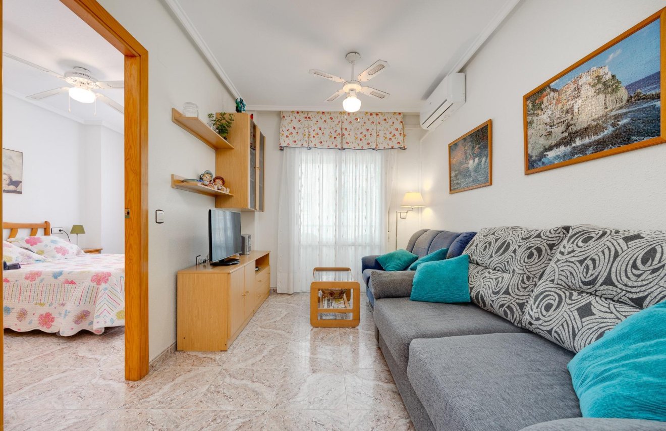 Resale - Apartamento - Torrevieja - Acequion